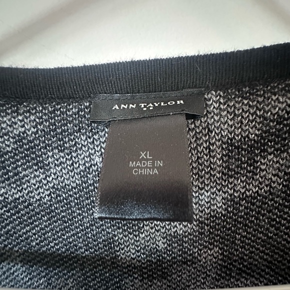 Ann Taylor Black and Gray Houndstooth Cardigan - Picture 4 of 4